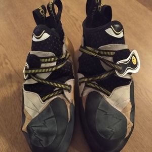 La Sportiva Solution Climbing Shoes (US 10)